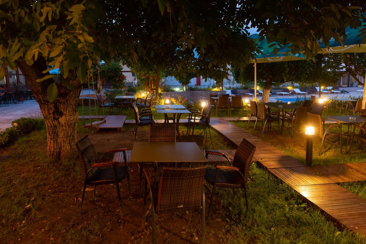 Hotel Casa Danielescu Târgu Jiu Esterno foto