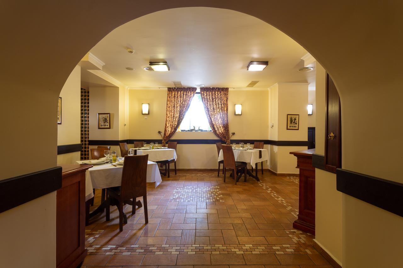 Hotel Casa Danielescu Târgu Jiu Esterno foto