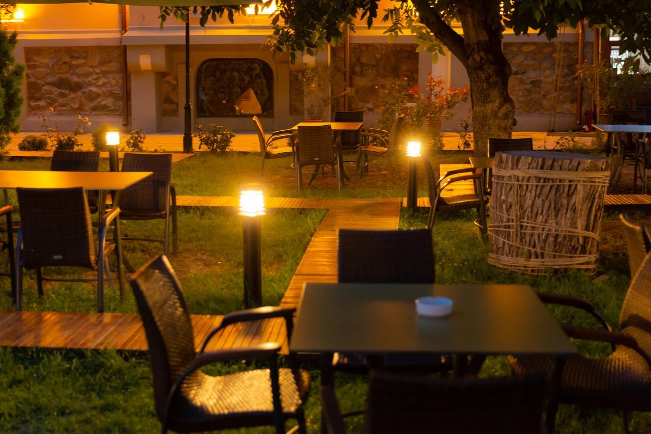 Hotel Casa Danielescu Târgu Jiu Esterno foto