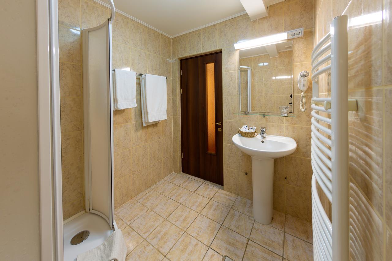 Hotel Casa Danielescu Târgu Jiu Esterno foto