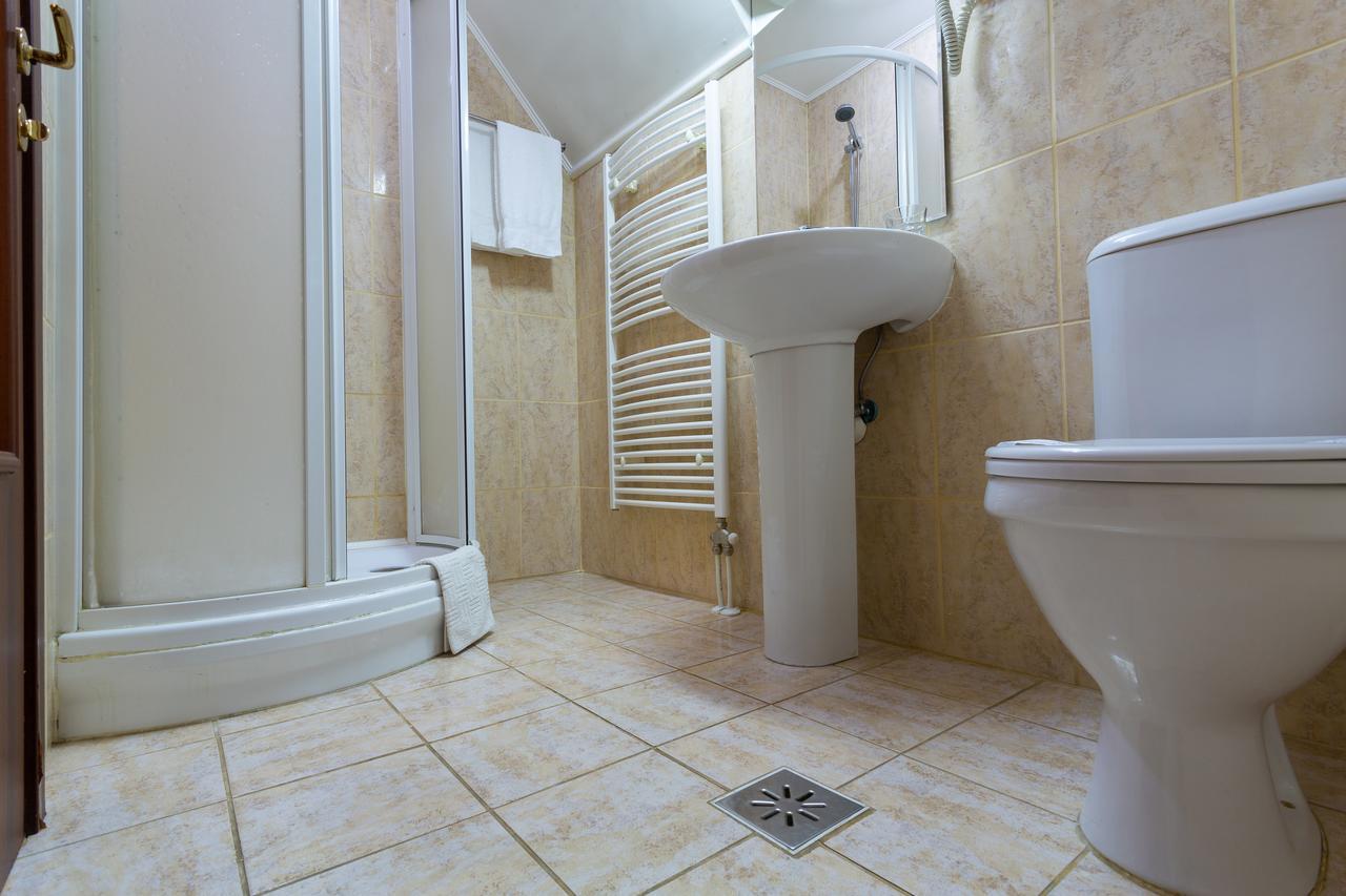 Hotel Casa Danielescu Târgu Jiu Esterno foto