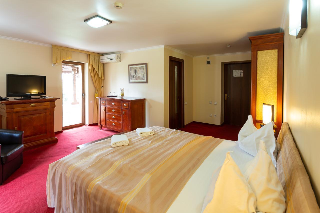 Hotel Casa Danielescu Târgu Jiu Esterno foto